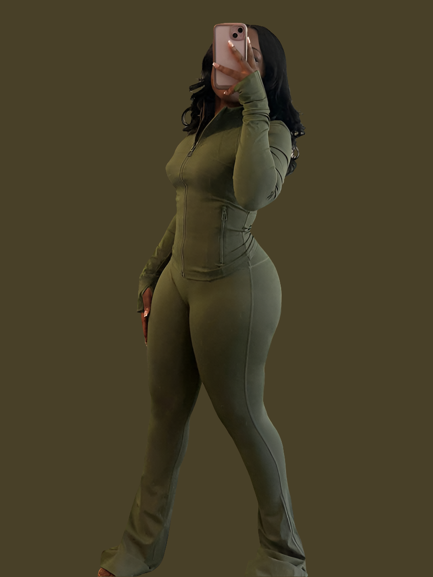 Sportswear for women Sexy tight-fitting long-sleeved, slightly flared two-piece suit