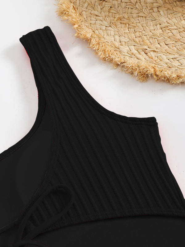 Simple solid color one-piece swimsuit